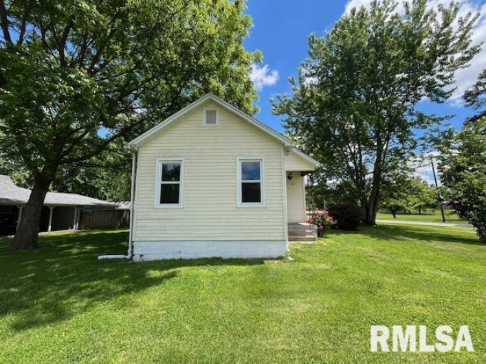 475 Holt Street, Vergennes, Illinois 62994, 2 Bedrooms Bedrooms, 0 ,1 BathroomBathrooms,Residential,For Sale,Holt,0,RMAEB458083