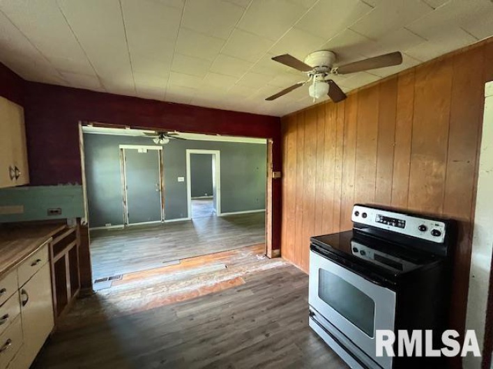 475 Holt Street, Vergennes, Illinois 62994, 2 Bedrooms Bedrooms, 0 ,1 BathroomBathrooms,Residential,For Sale,Holt,0,RMAEB458083