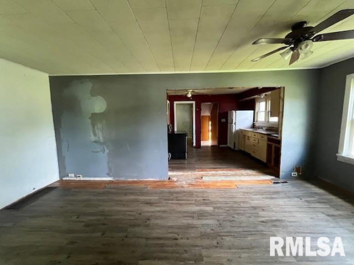 475 Holt Street, Vergennes, Illinois 62994, 2 Bedrooms Bedrooms, 0 ,1 BathroomBathrooms,Residential,For Sale,Holt,0,RMAEB458083