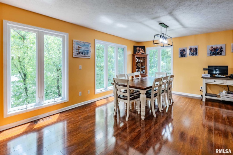 605 LAKESHORE Drive South, Goreville, Illinois 62939, 3 Bedrooms Bedrooms, 0 ,2 BathroomsBathrooms,Residential,For Sale,LAKESHORE,0,RMAQC4263596