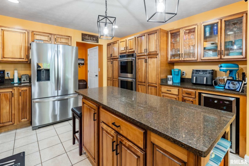 605 LAKESHORE Drive South, Goreville, Illinois 62939, 3 Bedrooms Bedrooms, 0 ,2 BathroomsBathrooms,Residential,For Sale,LAKESHORE,0,RMAQC4263596