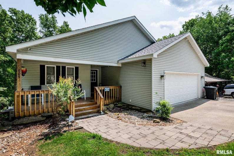 605 LAKESHORE Drive South, Goreville, Illinois 62939, 3 Bedrooms Bedrooms, 0 ,2 BathroomsBathrooms,Residential,For Sale,LAKESHORE,0,RMAQC4263596