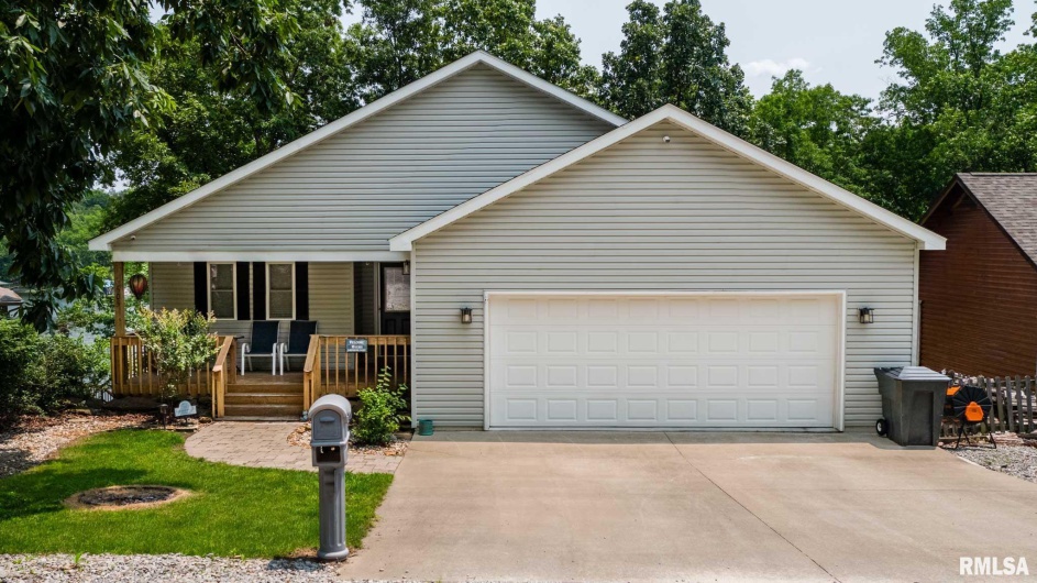 605 LAKESHORE Drive South, Goreville, Illinois 62939, 3 Bedrooms Bedrooms, 0 ,2 BathroomsBathrooms,Residential,For Sale,LAKESHORE,0,RMAQC4263596