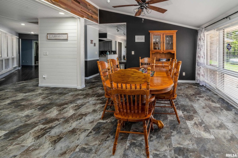 415 Reichert Drive, Marion, Illinois 62959, 4 Bedrooms Bedrooms, 0 ,3 BathroomsBathrooms,Residential,For Sale,Reichert,0,RMAEB458100