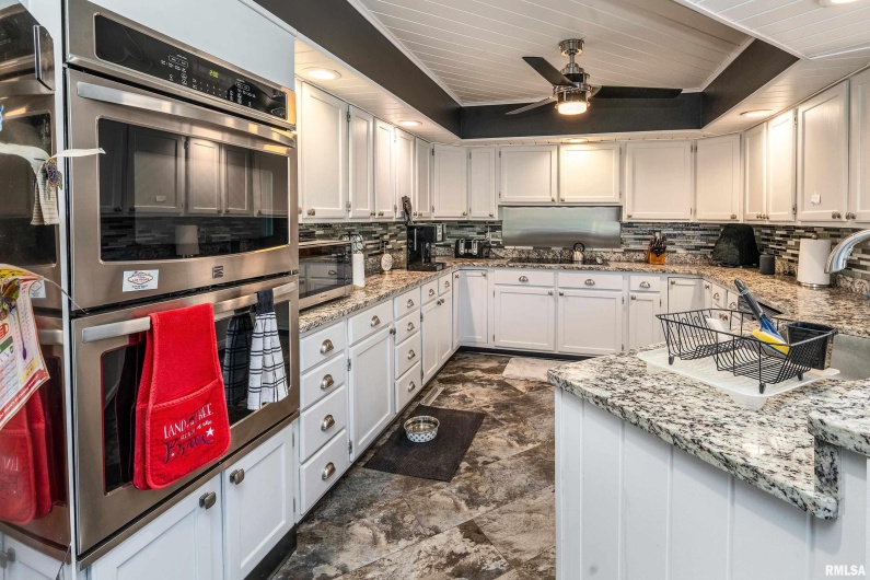 415 Reichert Drive, Marion, Illinois 62959, 4 Bedrooms Bedrooms, 0 ,3 BathroomsBathrooms,Residential,For Sale,Reichert,0,RMAEB458100
