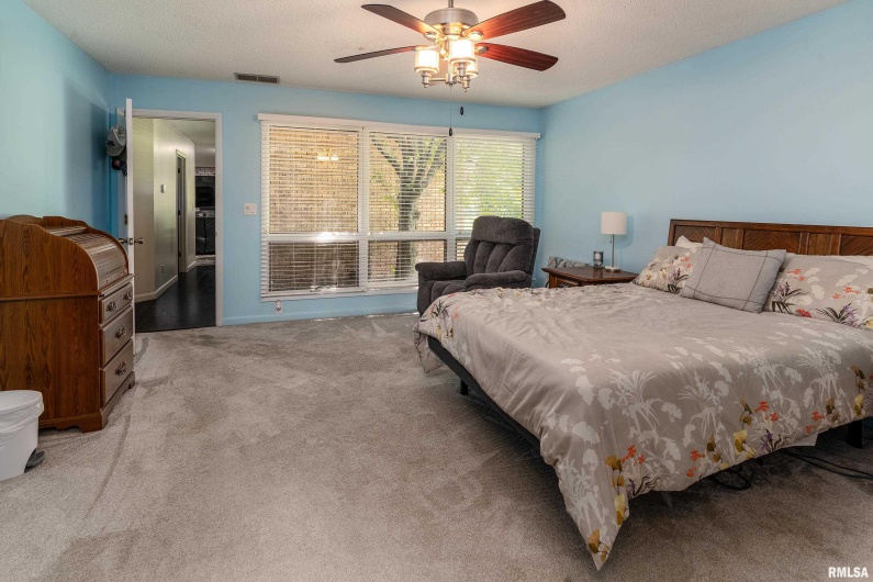 415 Reichert Drive, Marion, Illinois 62959, 4 Bedrooms Bedrooms, 0 ,3 BathroomsBathrooms,Residential,For Sale,Reichert,0,RMAEB458100