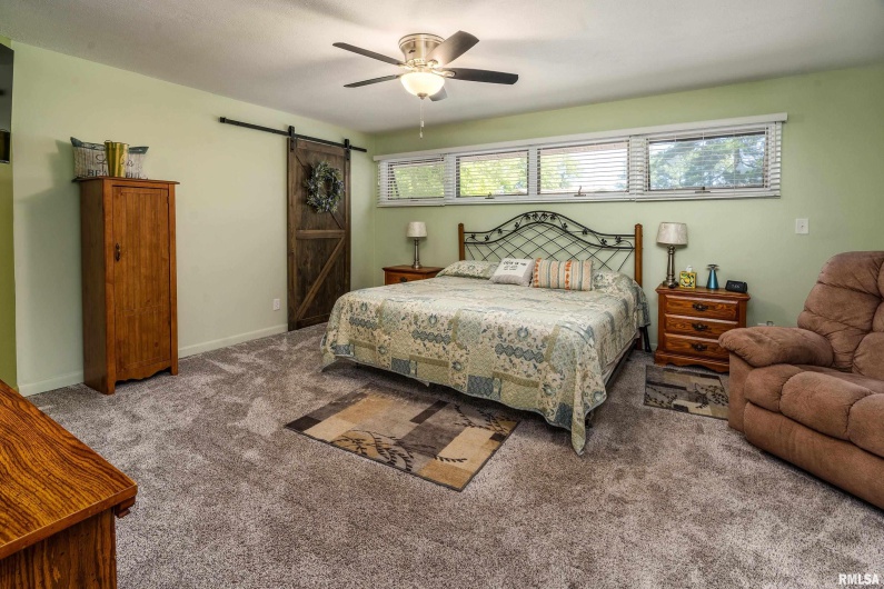415 Reichert Drive, Marion, Illinois 62959, 4 Bedrooms Bedrooms, 0 ,3 BathroomsBathrooms,Residential,For Sale,Reichert,0,RMAEB458100