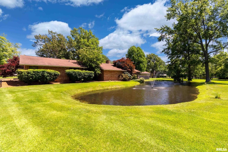 415 Reichert Drive, Marion, Illinois 62959, 4 Bedrooms Bedrooms, 0 ,3 BathroomsBathrooms,Residential,For Sale,Reichert,0,RMAEB458100