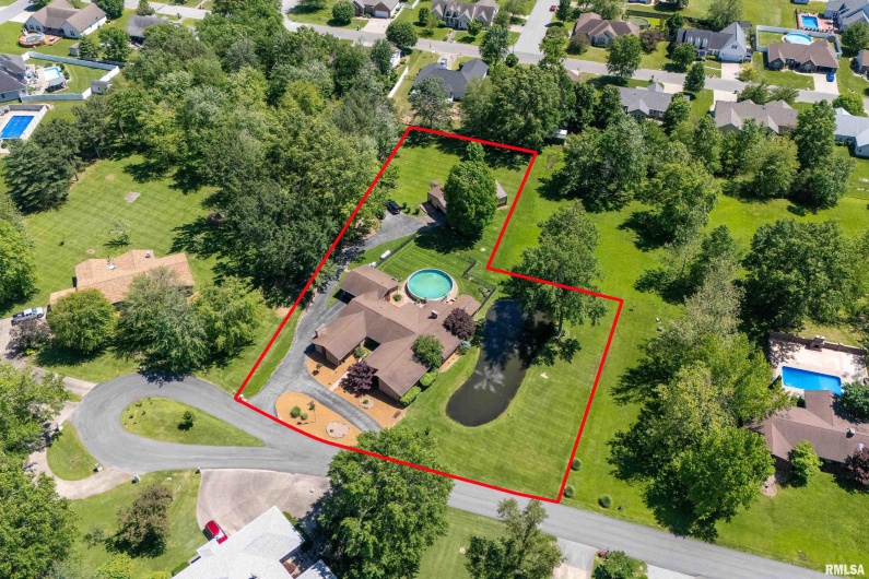 415 Reichert Drive, Marion, Illinois 62959, 4 Bedrooms Bedrooms, 0 ,3 BathroomsBathrooms,Residential,For Sale,Reichert,0,RMAEB458100