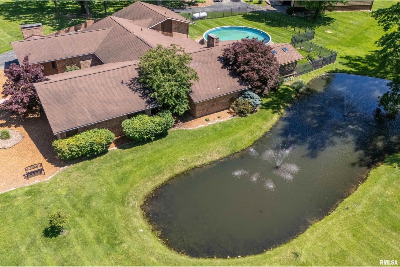 415 Reichert Drive, Marion, Illinois 62959, 4 Bedrooms Bedrooms, 0 ,3 BathroomsBathrooms,Residential,For Sale,Reichert,0,RMAEB458100