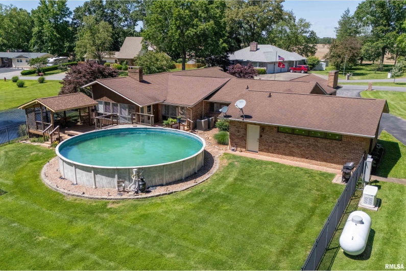 415 Reichert Drive, Marion, Illinois 62959, 4 Bedrooms Bedrooms, 0 ,3 BathroomsBathrooms,Residential,For Sale,Reichert,0,RMAEB458100
