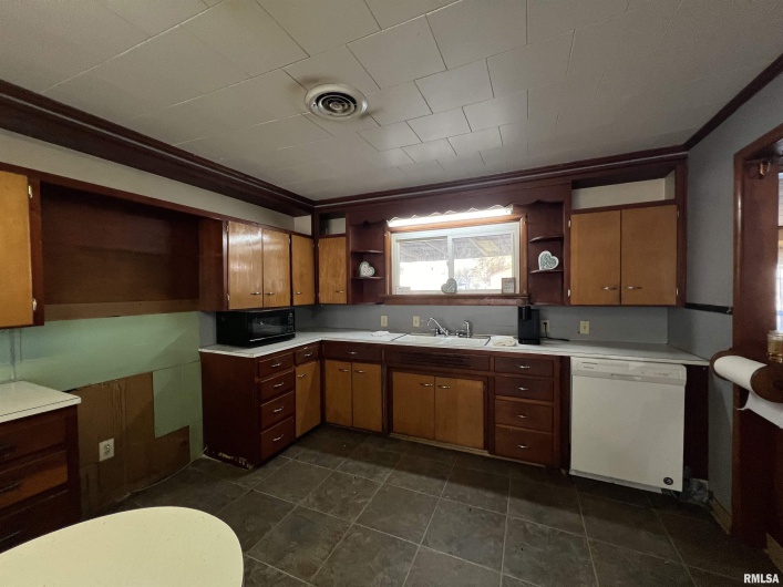 202 ELM Street, Cambria, Illinois 62915, 2 Bedrooms Bedrooms, 0 ,1 BathroomBathrooms,Residential,For Sale,ELM,0,RMAEB456000