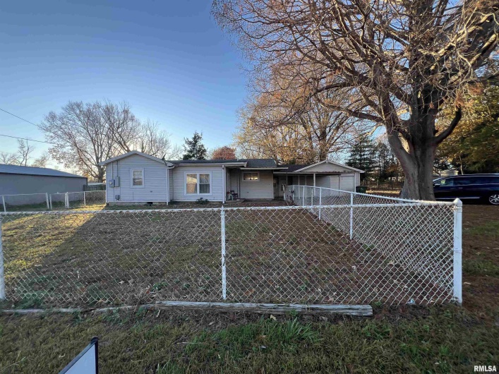 202 ELM Street, Cambria, Illinois 62915, 2 Bedrooms Bedrooms, 0 ,1 BathroomBathrooms,Residential,For Sale,ELM,0,RMAEB456000