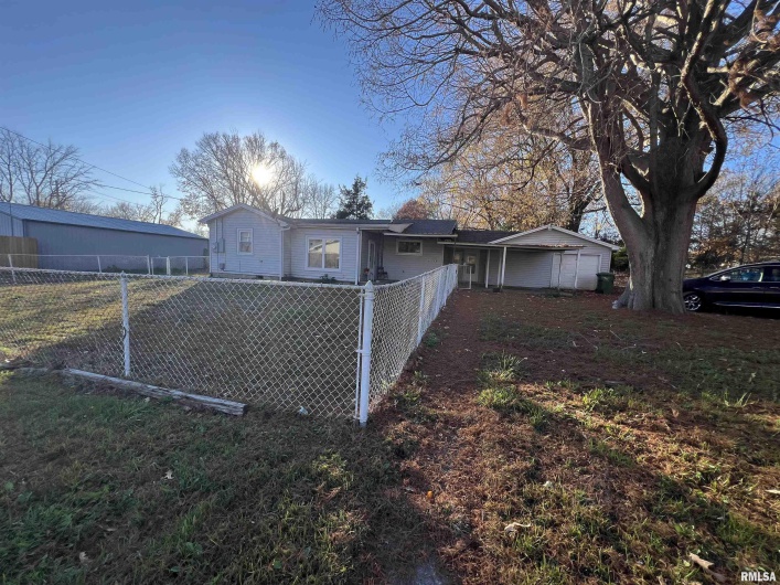 202 ELM Street, Cambria, Illinois 62915, 2 Bedrooms Bedrooms, 0 ,1 BathroomBathrooms,Residential,For Sale,ELM,0,RMAEB456000