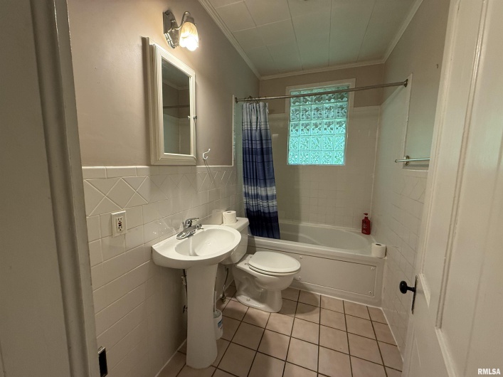 1312 SYCAMORE Street, Carbondale, Illinois 62901, 2 Bedrooms Bedrooms, 0 ,1 BathroomBathrooms,Residential,For Sale,SYCAMORE,0,RMAEB458119