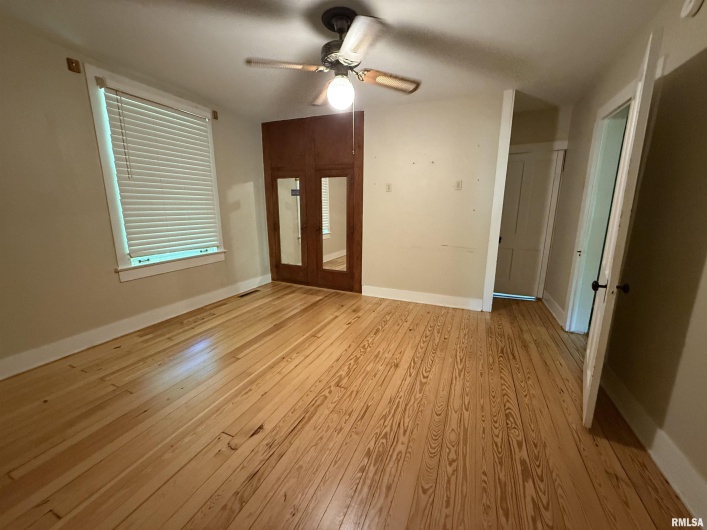 1312 SYCAMORE Street, Carbondale, Illinois 62901, 2 Bedrooms Bedrooms, 0 ,1 BathroomBathrooms,Residential,For Sale,SYCAMORE,0,RMAEB458119