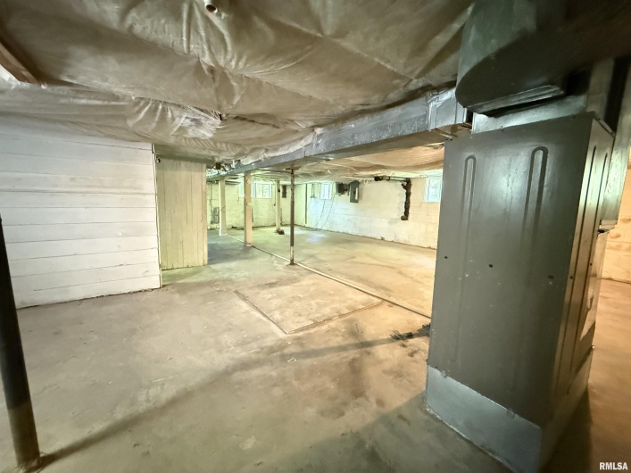 1312 SYCAMORE Street, Carbondale, Illinois 62901, 2 Bedrooms Bedrooms, 0 ,1 BathroomBathrooms,Residential,For Sale,SYCAMORE,0,RMAEB458119