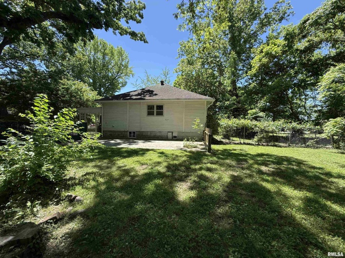 1312 SYCAMORE Street, Carbondale, Illinois 62901, 2 Bedrooms Bedrooms, 0 ,1 BathroomBathrooms,Residential,For Sale,SYCAMORE,0,RMAEB458119