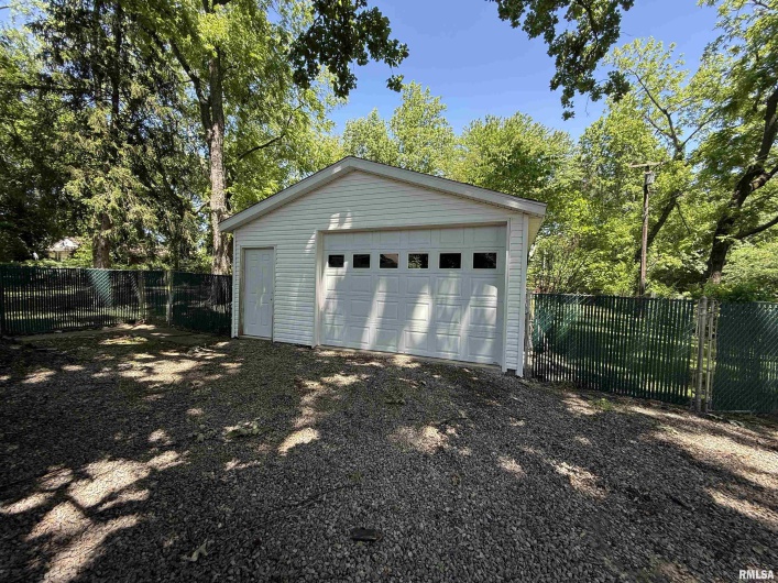 1312 SYCAMORE Street, Carbondale, Illinois 62901, 2 Bedrooms Bedrooms, 0 ,1 BathroomBathrooms,Residential,For Sale,SYCAMORE,0,RMAEB458119