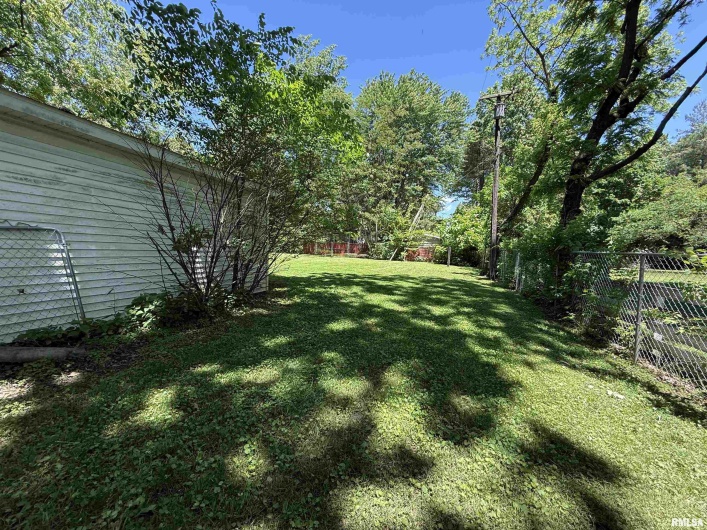 1312 SYCAMORE Street, Carbondale, Illinois 62901, 2 Bedrooms Bedrooms, 0 ,1 BathroomBathrooms,Residential,For Sale,SYCAMORE,0,RMAEB458119