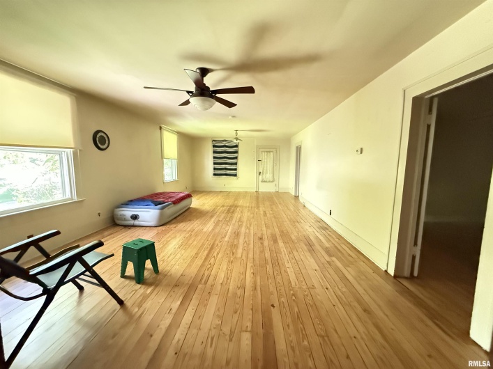 1312 SYCAMORE Street, Carbondale, Illinois 62901, 2 Bedrooms Bedrooms, 0 ,1 BathroomBathrooms,Residential,For Sale,SYCAMORE,0,RMAEB458119
