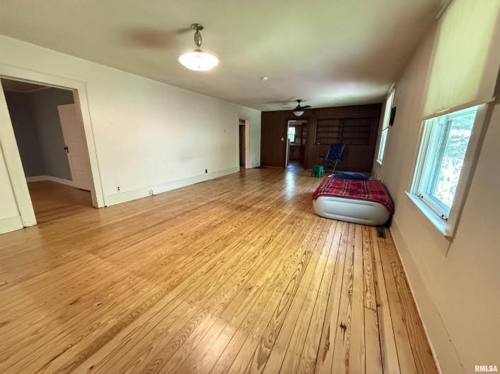 1312 SYCAMORE Street, Carbondale, Illinois 62901, 2 Bedrooms Bedrooms, 0 ,1 BathroomBathrooms,Residential,For Sale,SYCAMORE,0,RMAEB458119