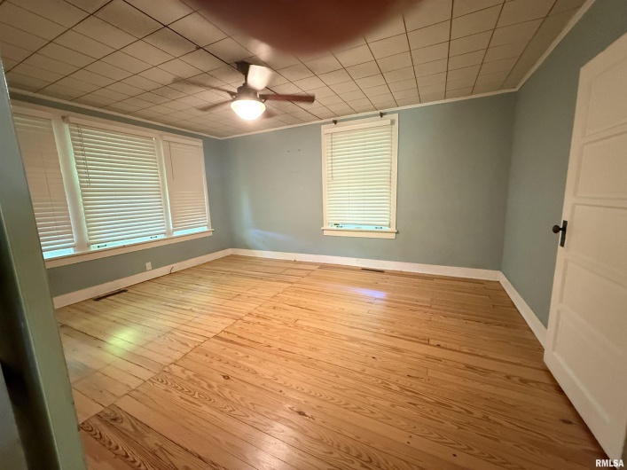 1312 SYCAMORE Street, Carbondale, Illinois 62901, 2 Bedrooms Bedrooms, 0 ,1 BathroomBathrooms,Residential,For Sale,SYCAMORE,0,RMAEB458119