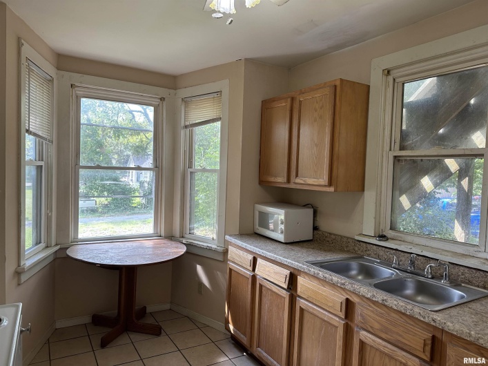 401 MONROE Street, Carbondale, Illinois 62901, 0 , 0 ,0,Residential Income,For Sale,MONROE,0,RMAEB450603