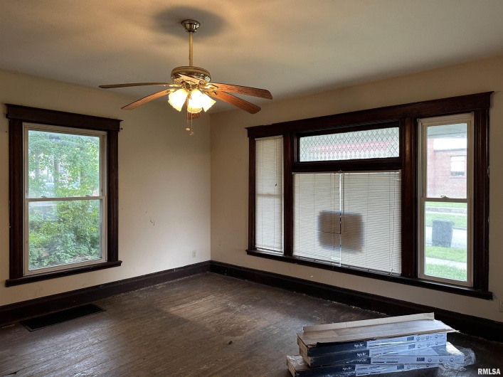 401 MONROE Street, Carbondale, Illinois 62901, 0 , 0 ,0,Residential Income,For Sale,MONROE,0,RMAEB450603