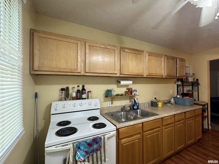 401 MONROE Street, Carbondale, Illinois 62901, 0 , 0 ,0,Residential Income,For Sale,MONROE,0,RMAEB450603