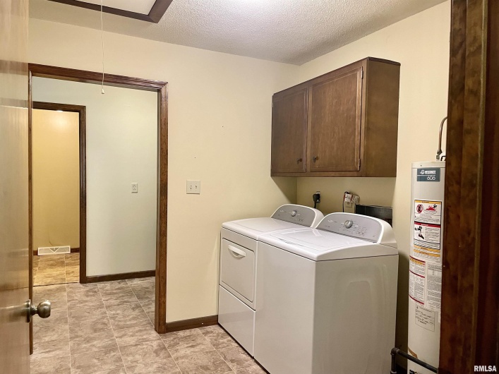 201 Herrmann Drive, Ridgway, Illinois 62979, 3 Bedrooms Bedrooms, 0 ,2 BathroomsBathrooms,Residential,For Sale,Herrmann,0,RMAQC4263670