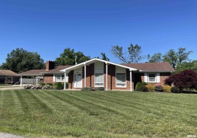 201 Herrmann Drive, Ridgway, Illinois 62979, 3 Bedrooms Bedrooms, 0 ,2 BathroomsBathrooms,Residential,For Sale,Herrmann,0,RMAQC4263670