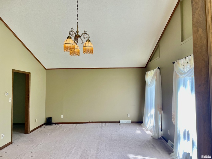 201 Herrmann Drive, Ridgway, Illinois 62979, 3 Bedrooms Bedrooms, 0 ,2 BathroomsBathrooms,Residential,For Sale,Herrmann,0,RMAQC4263670