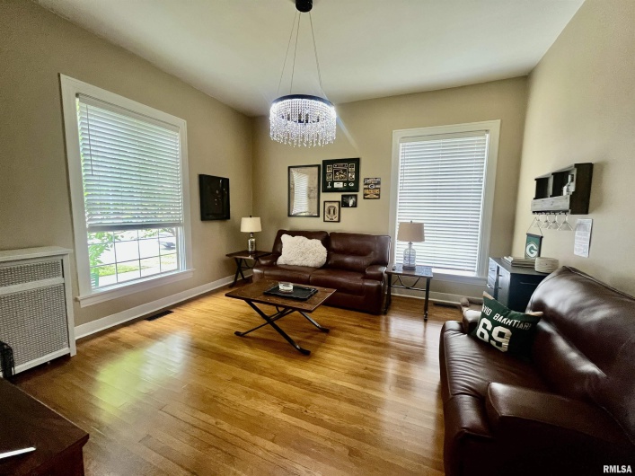 212 3RD Street, Metropolis, Illinois 62960, 4 Bedrooms Bedrooms, 0 ,3 BathroomsBathrooms,Residential,For Sale,3RD,0,RMAEB458137