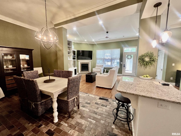212 3RD Street, Metropolis, Illinois 62960, 4 Bedrooms Bedrooms, 0 ,3 BathroomsBathrooms,Residential,For Sale,3RD,0,RMAEB458137