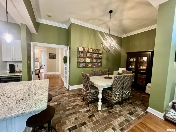 212 3RD Street, Metropolis, Illinois 62960, 4 Bedrooms Bedrooms, 0 ,3 BathroomsBathrooms,Residential,For Sale,3RD,0,RMAEB458137