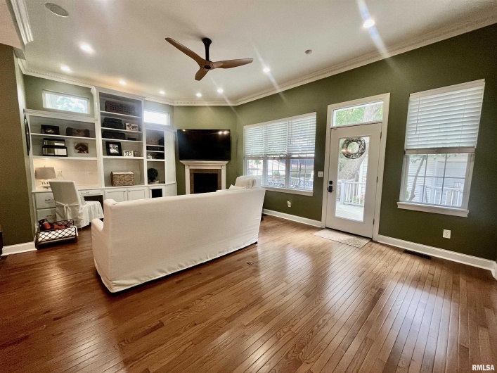 212 3RD Street, Metropolis, Illinois 62960, 4 Bedrooms Bedrooms, 0 ,3 BathroomsBathrooms,Residential,For Sale,3RD,0,RMAEB458137
