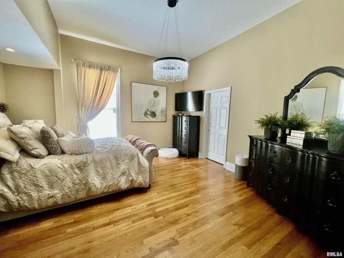 212 3RD Street, Metropolis, Illinois 62960, 4 Bedrooms Bedrooms, 0 ,3 BathroomsBathrooms,Residential,For Sale,3RD,0,RMAEB458137