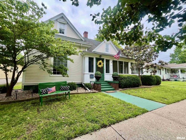 212 3RD Street, Metropolis, Illinois 62960, 4 Bedrooms Bedrooms, 0 ,3 BathroomsBathrooms,Residential,For Sale,3RD,0,RMAEB458137