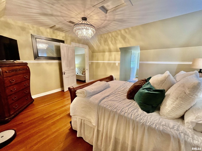 212 3RD Street, Metropolis, Illinois 62960, 4 Bedrooms Bedrooms, 0 ,3 BathroomsBathrooms,Residential,For Sale,3RD,0,RMAEB458137