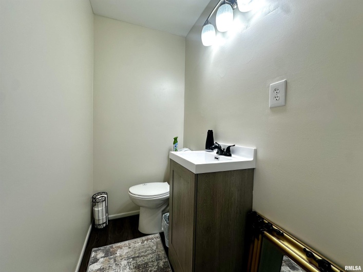 1414 ROOSEVELT Avenue, Eldorado, Illinois 62930, 2 Bedrooms Bedrooms, 0 ,1 BathroomBathrooms,Residential,For Sale,ROOSEVELT,0,RMAQC4263711