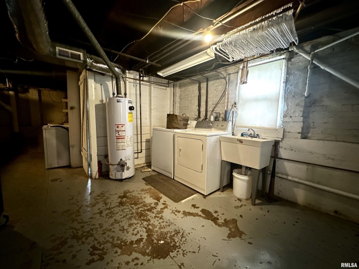 1414 ROOSEVELT Avenue, Eldorado, Illinois 62930, 2 Bedrooms Bedrooms, 0 ,1 BathroomBathrooms,Residential,For Sale,ROOSEVELT,0,RMAQC4263711