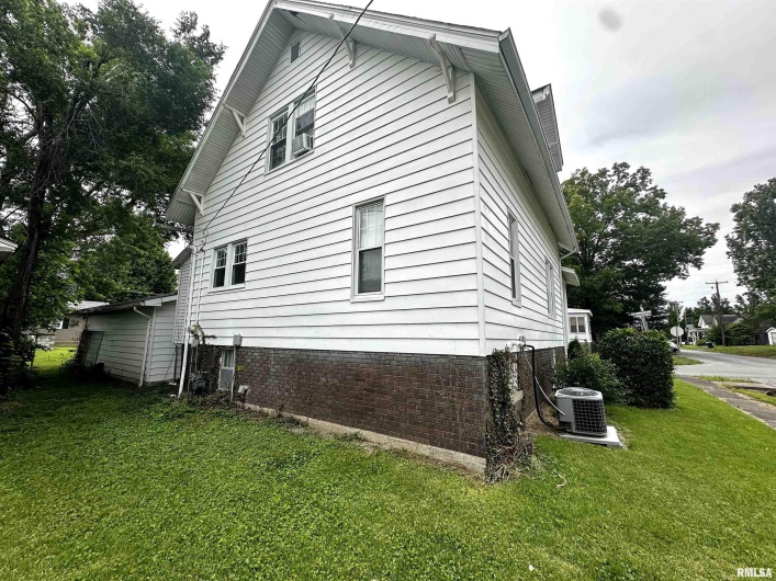 1414 ROOSEVELT Avenue, Eldorado, Illinois 62930, 2 Bedrooms Bedrooms, 0 ,1 BathroomBathrooms,Residential,For Sale,ROOSEVELT,0,RMAQC4263711
