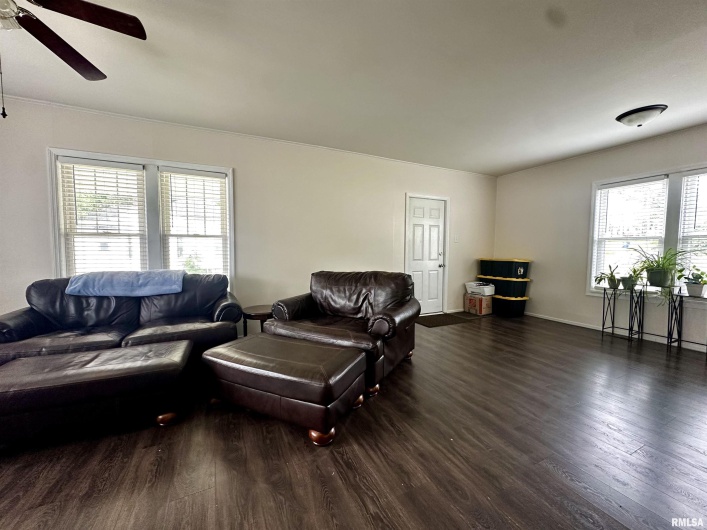 1414 ROOSEVELT Avenue, Eldorado, Illinois 62930, 2 Bedrooms Bedrooms, 0 ,1 BathroomBathrooms,Residential,For Sale,ROOSEVELT,0,RMAQC4263711