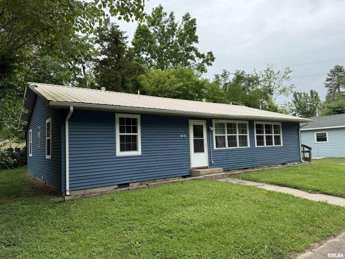 202 Friedline Drive, Carbondale, Illinois 62902-6195, 0 , 0 ,0,Residential Income,For Sale,Friedline,0,RMAEB458166