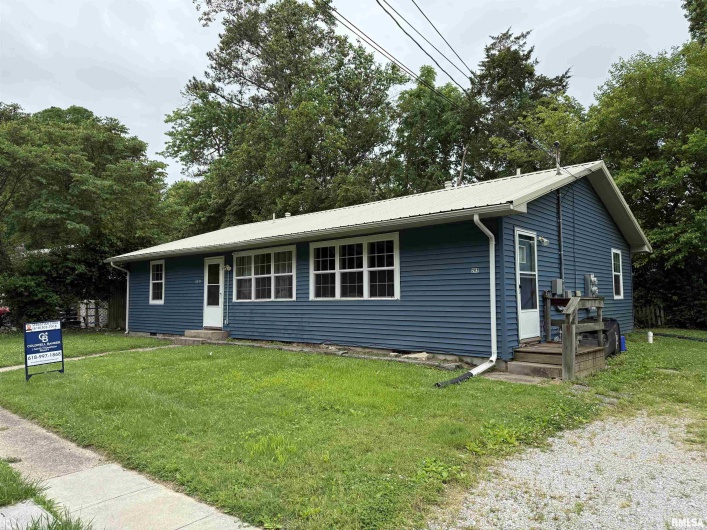 202 Friedline Drive, Carbondale, Illinois 62902-6195, 0 , 0 ,0,Residential Income,For Sale,Friedline,0,RMAEB458166