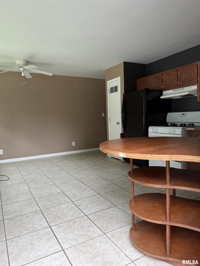 202 Friedline Drive, Carbondale, Illinois 62902-6195, 0 , 0 ,0,Residential Income,For Sale,Friedline,0,RMAEB458166