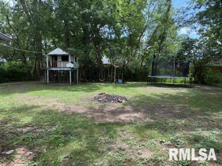 1505 CHESTNUT Street, Marion, Illinois 62959, 3 Bedrooms Bedrooms, 0 ,2 BathroomsBathrooms,Residential,For Sale,CHESTNUT,0,RMAEB458179
