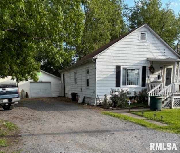 1505 CHESTNUT Street, Marion, Illinois 62959, 3 Bedrooms Bedrooms, 0 ,2 BathroomsBathrooms,Residential,For Sale,CHESTNUT,0,RMAEB458179