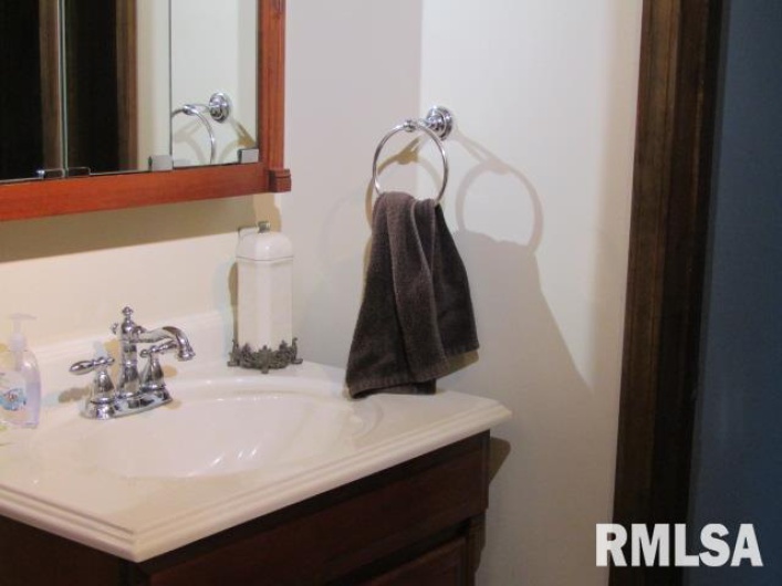 195 MARKET Street, Elizabethtown, Illinois 62931, 3 Bedrooms Bedrooms, 0 ,2 BathroomsBathrooms,Residential,For Sale,MARKET,0,RMAEB455731